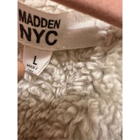 Madden NYC Tan and Beige Faux Suede Cropped Jacket Size Large - Picture 3 of 5